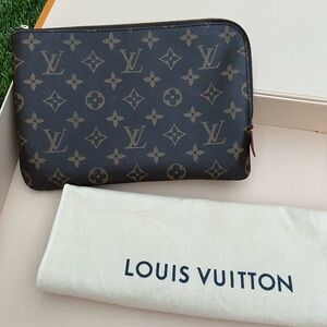 ❌SOLD❌Louis Vuitton Monogram Canvas Etui Voyage PM
